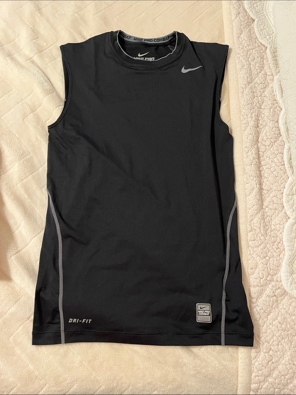 Nike Pro Combat Dri-FIT Black Sleeveless Training Top in Large